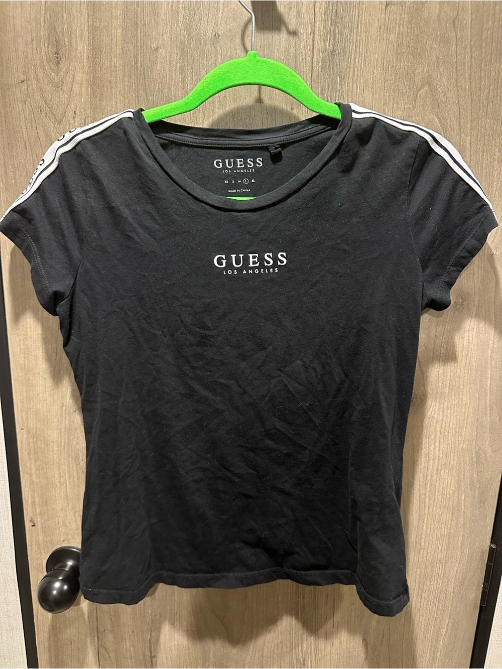 GUESS Los Angeles Size L Black Logo Tape Short Sleeve T-Shirt